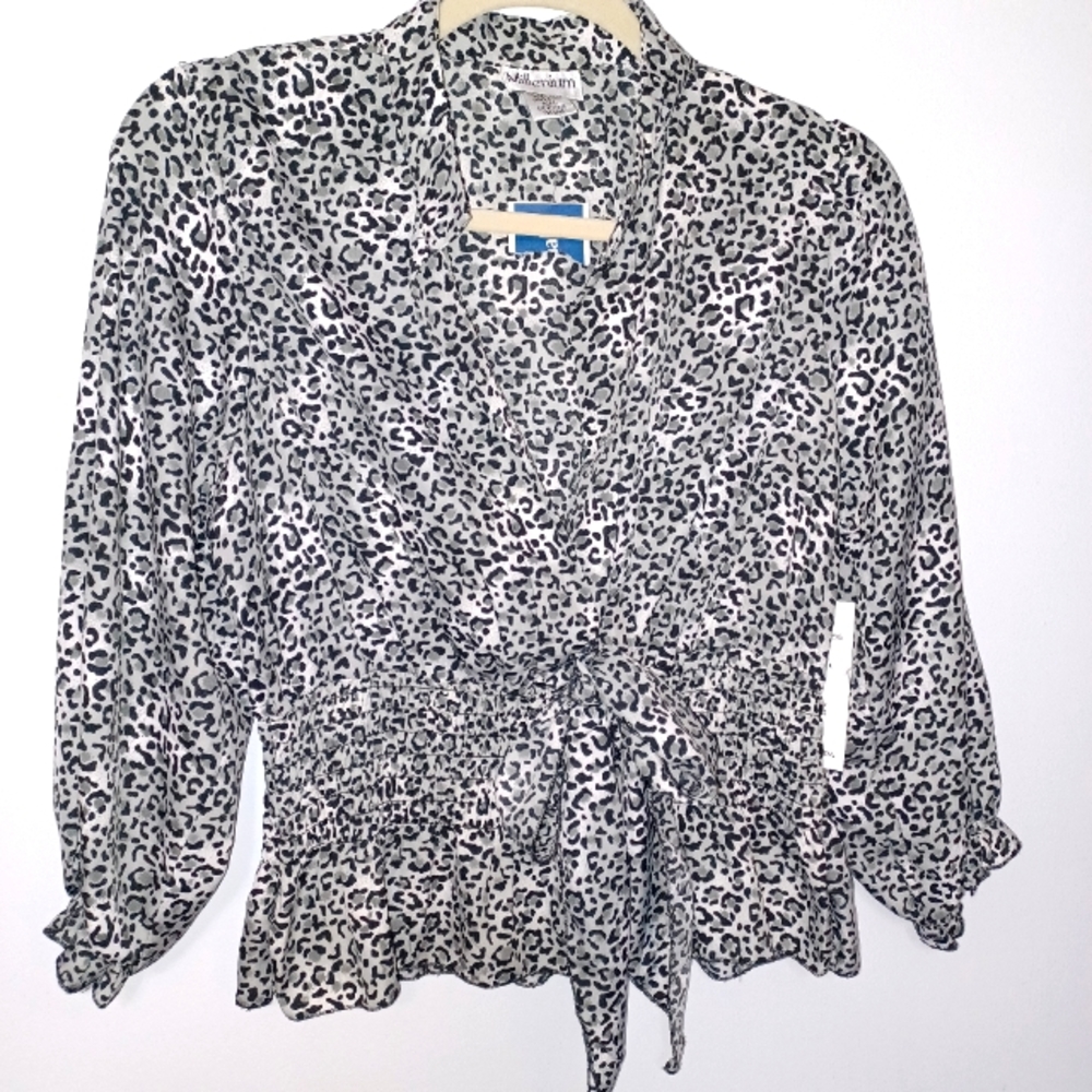 NWT Animal Print Blouse Open Front Smocked Peplum Front Tie Size Large